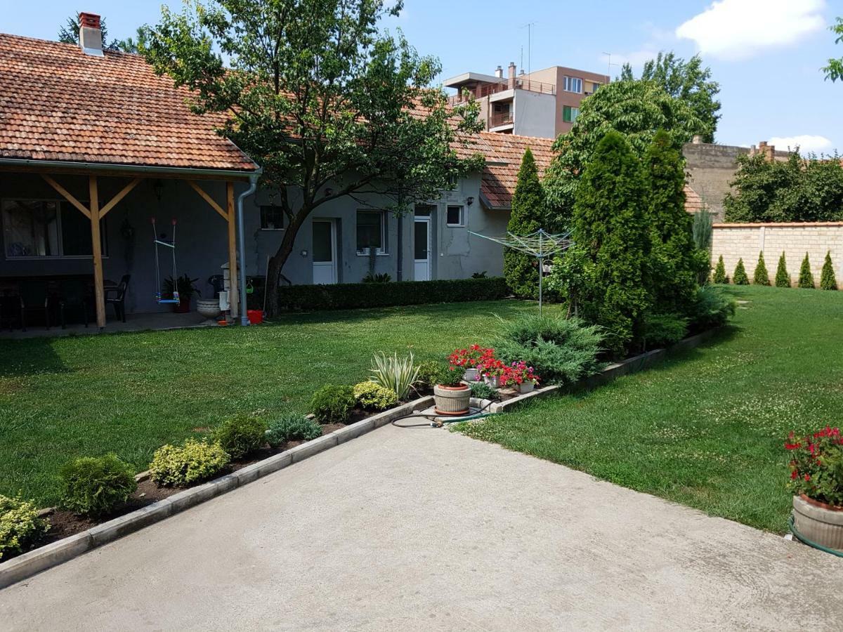 Kikinda Apartman Vila Milica מראה חיצוני תמונה